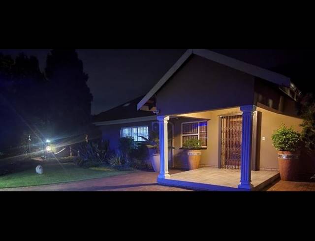 4 BEDROOM HOUSE FOR SALE IN GOLF PARK